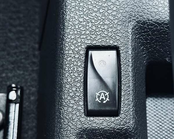 Синий Рено Сандеро, объемом двигателя 0.9 л и пробегом 59 тыс. км за 10450 $, фото 37 на Automoto.ua