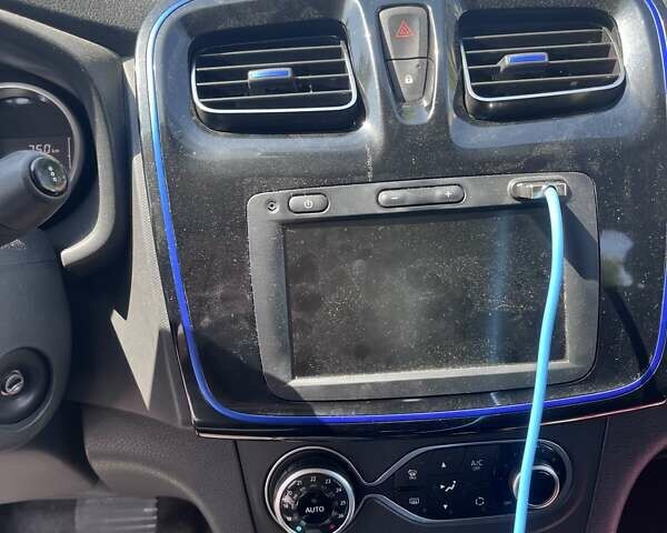 Синий Рено Сандеро, объемом двигателя 0.9 л и пробегом 104 тыс. км за 11111 $, фото 2 на Automoto.ua