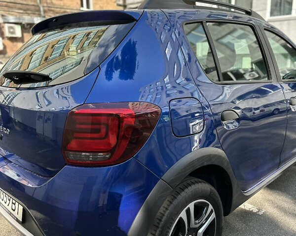 Синий Рено Сандеро, объемом двигателя 1.46 л и пробегом 104 тыс. км за 11800 $, фото 5 на Automoto.ua