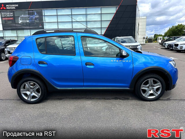 Синий Рено Сандеро, объемом двигателя 1.5 л и пробегом 92 тыс. км за 11800 $, фото 7 на Automoto.ua