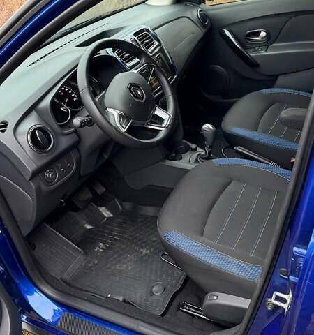 Синій Рено Сандеро, об'ємом двигуна 0.9 л та пробігом 61 тис. км за 12000 $, фото 6 на Automoto.ua
