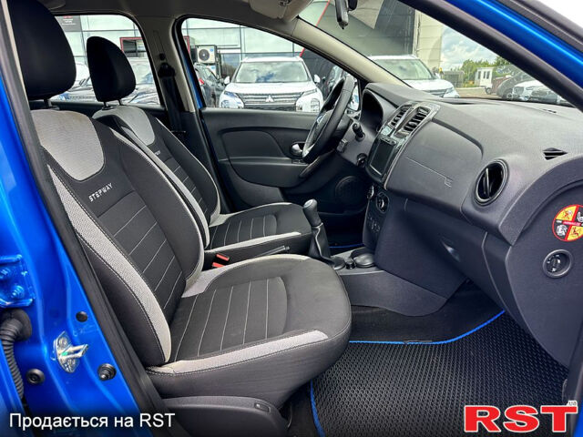 Синий Рено Сандеро, объемом двигателя 1.5 л и пробегом 92 тыс. км за 11800 $, фото 11 на Automoto.ua