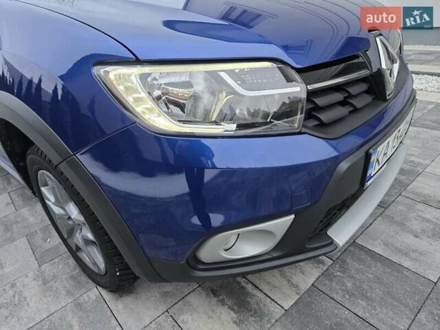 Синий Рено Сандеро, объемом двигателя 0.9 л и пробегом 17 тыс. км за 10300 $, фото 47 на Automoto.ua