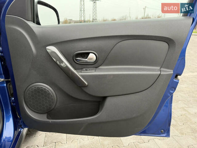 Синий Рено Сандеро, объемом двигателя 0.9 л и пробегом 17 тыс. км за 9850 $, фото 20 на Automoto.ua