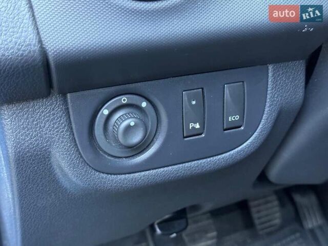 Рено Сандеро 2020 в Виннице на Automoto.ua Синий Рено Сандеро, объемом двигателя 1.5 л и пробегом 56 тыс. км за 13190 $, фото 16 на Automoto.ua