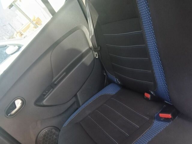 Синий Рено Сандеро, объемом двигателя 1.5 л и пробегом 42 тыс. км за 15000 $, фото 4 на Automoto.ua