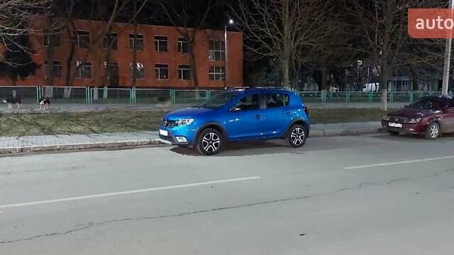 Синий Рено Сандеро, объемом двигателя 0.9 л и пробегом 28 тыс. км за 12500 $, фото 2 на Automoto.ua