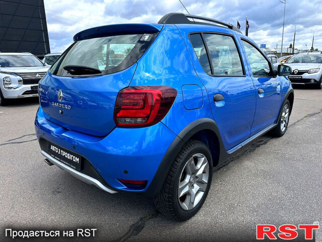 Синий Рено Сандеро, объемом двигателя 1.5 л и пробегом 92 тыс. км за 11800 $, фото 6 на Automoto.ua