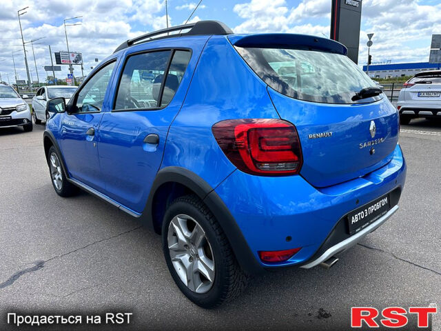 Синий Рено Сандеро, объемом двигателя 1.5 л и пробегом 92 тыс. км за 11800 $, фото 4 на Automoto.ua