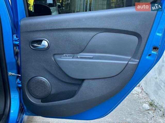 Рено Сандеро 2020 в Виннице на Automoto.ua Синий Рено Сандеро, объемом двигателя 1.5 л и пробегом 56 тыс. км за 13190 $, фото 20 на Automoto.ua