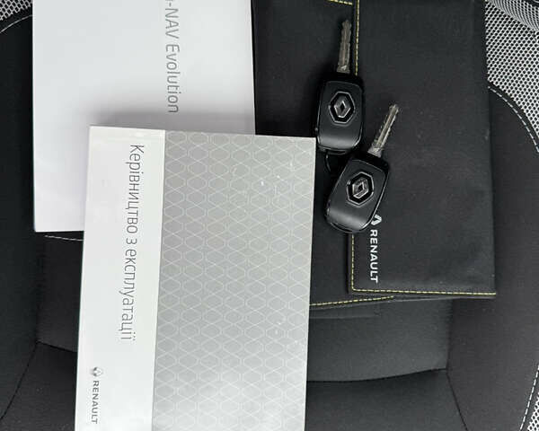 Синий Рено Сандеро, объемом двигателя 0.9 л и пробегом 17 тыс. км за 10350 $, фото 26 на Automoto.ua