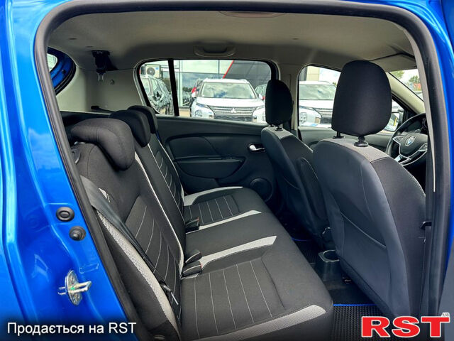 Синий Рено Сандеро, объемом двигателя 1.5 л и пробегом 92 тыс. км за 11800 $, фото 12 на Automoto.ua