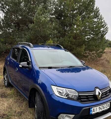 Синій Рено Сандеро, об'ємом двигуна 0.9 л та пробігом 61 тис. км за 12000 $, фото 1 на Automoto.ua