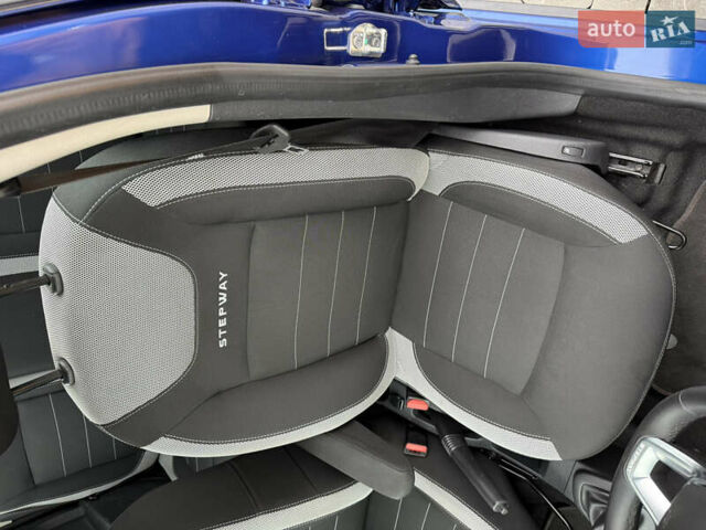 Синий Рено Сандеро, объемом двигателя 0.9 л и пробегом 17 тыс. км за 9850 $, фото 13 на Automoto.ua