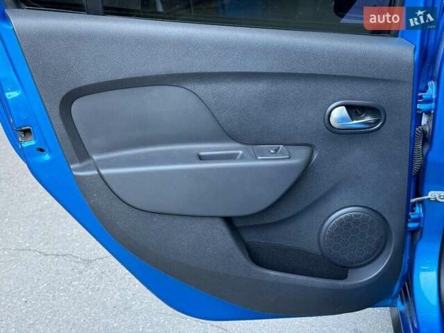 Рено Сандеро 2020 в Виннице на Automoto.ua Синий Рено Сандеро, объемом двигателя 1.5 л и пробегом 56 тыс. км за 13190 $, фото 18 на Automoto.ua