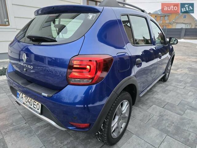 Синий Рено Сандеро, объемом двигателя 0.9 л и пробегом 17 тыс. км за 10300 $, фото 6 на Automoto.ua
