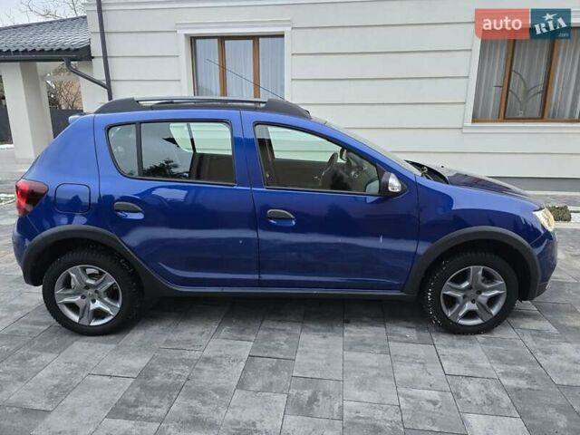Синий Рено Сандеро, объемом двигателя 0.9 л и пробегом 17 тыс. км за 10300 $, фото 7 на Automoto.ua