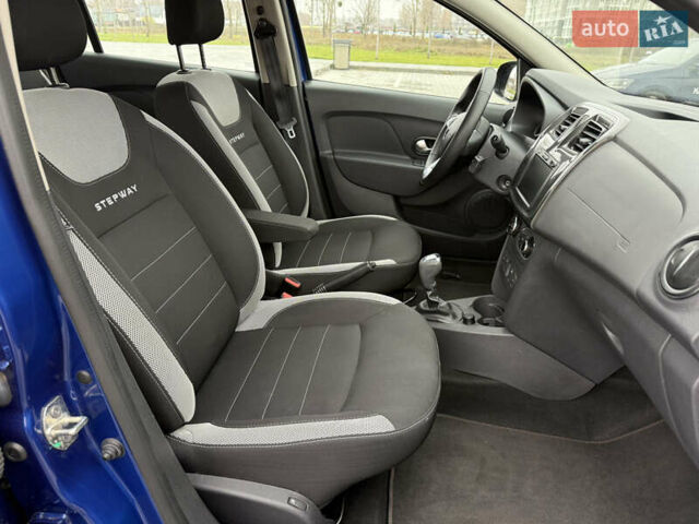 Синий Рено Сандеро, объемом двигателя 0.9 л и пробегом 17 тыс. км за 9999 $, фото 21 на Automoto.ua