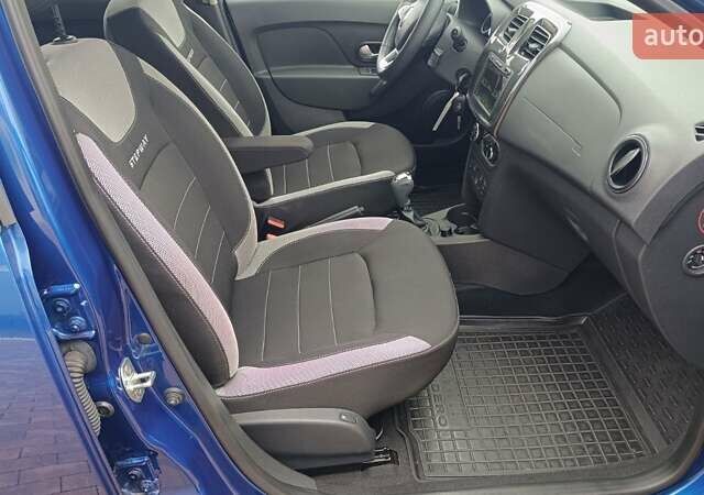 Синий Рено Сандеро, объемом двигателя 0.9 л и пробегом 48 тыс. км за 11282 $, фото 5 на Automoto.ua