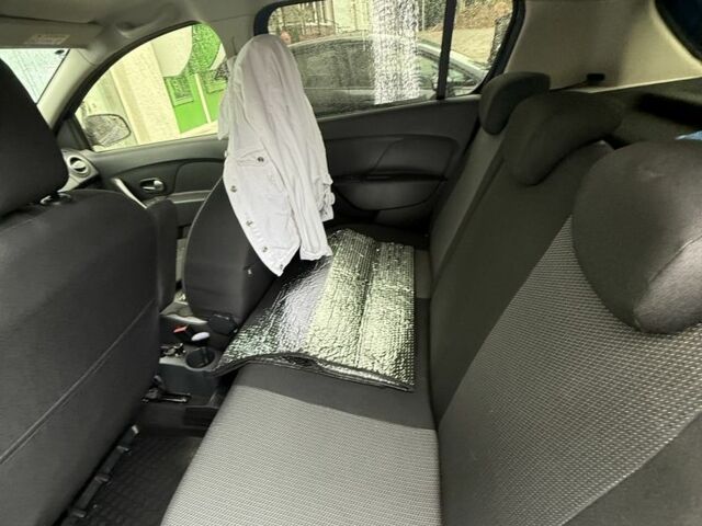 Синій Рено Сандеро, об'ємом двигуна 1.5 л та пробігом 38 тис. км за 11500 $, фото 4 на Automoto.ua
