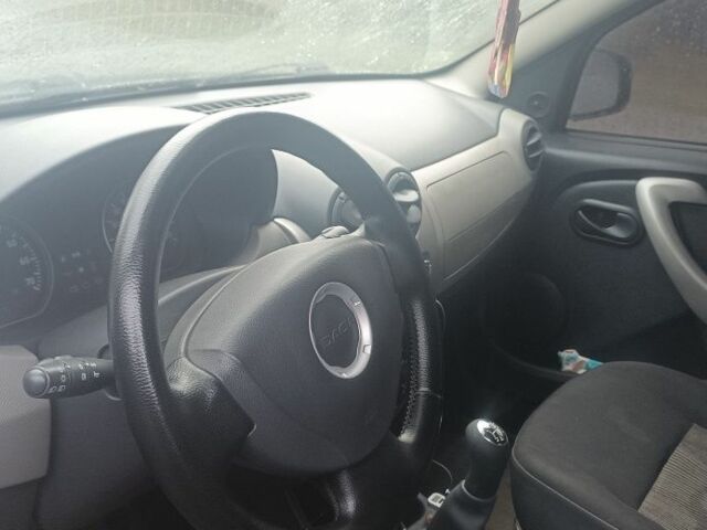 Синий Рено Сандеро, объемом двигателя 1.1 л и пробегом 200 тыс. км за 3500 $, фото 4 на Automoto.ua