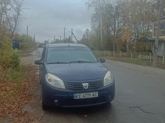 Синий Рено Сандеро, объемом двигателя 1.1 л и пробегом 200 тыс. км за 3500 $, фото 3 на Automoto.ua