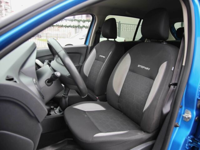 Синий Рено Сандеро, объемом двигателя 1.5 л и пробегом 92 тыс. км за 9800 $, фото 5 на Automoto.ua