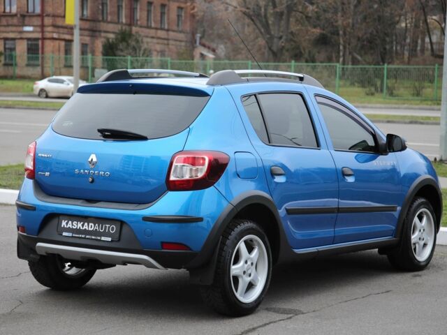 Синий Рено Сандеро, объемом двигателя 1.5 л и пробегом 92 тыс. км за 9800 $, фото 3 на Automoto.ua