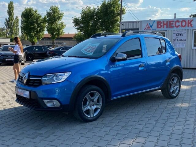 Рено Сандеро 2017 в Кривом Роге на Automoto.ua Синий Рено Сандеро, объемом двигателя 0.9 л и пробегом 81 тыс. км за 9500 $, фото 2 на Automoto.ua
