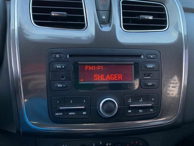 Рено Сандеро 2017 в Кривом Роге на Automoto.ua Синий Рено Сандеро, объемом двигателя 0.9 л и пробегом 81 тыс. км за 9500 $, фото 11 на Automoto.ua