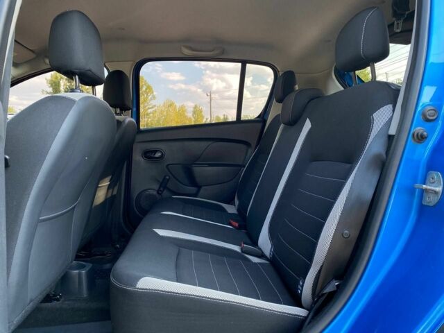 Рено Сандеро 2017 в Кривом Роге на Automoto.ua Синий Рено Сандеро, объемом двигателя 0.9 л и пробегом 81 тыс. км за 9500 $, фото 18 на Automoto.ua