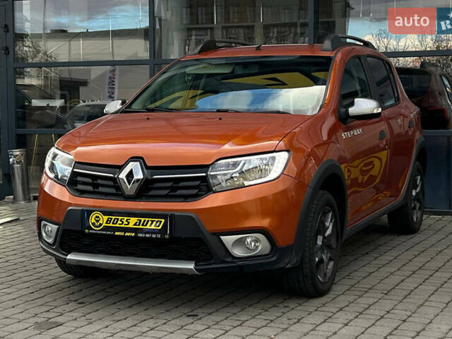 Рено Сандеро 2017 в Ивано-Франковске на Automoto.ua Оранжевый Рено Сандеро, объемом двигателя 0.9 л и пробегом 61 тыс. км за 8500 $, фото 2 на Automoto.ua