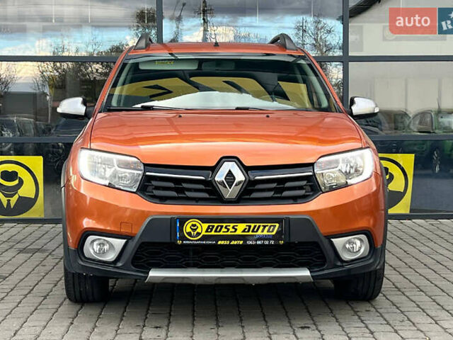 Рено Сандеро 2017 в Ивано-Франковске на Automoto.ua Оранжевый Рено Сандеро, объемом двигателя 0.9 л и пробегом 61 тыс. км за 8500 $, фото 1 на Automoto.ua