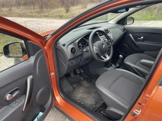 Оранжевый Рено Сандеро, объемом двигателя 1.5 л и пробегом 84 тыс. км за 11500 $, фото 5 на Automoto.ua