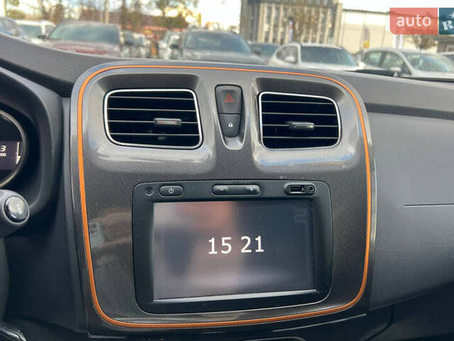 Рено Сандеро 2017 в Ивано-Франковске на Automoto.ua Оранжевый Рено Сандеро, объемом двигателя 0.9 л и пробегом 61 тыс. км за 8500 $, фото 12 на Automoto.ua
