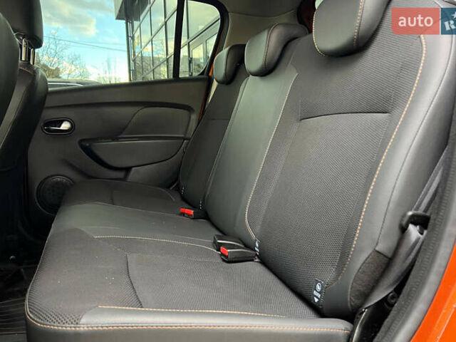 Рено Сандеро 2017 в Ивано-Франковске на Automoto.ua Оранжевый Рено Сандеро, объемом двигателя 0.9 л и пробегом 61 тыс. км за 8500 $, фото 14 на Automoto.ua