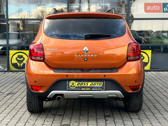 Рено Сандеро 2017 в Ивано-Франковске на Automoto.ua Оранжевый Рено Сандеро, объемом двигателя 0.9 л и пробегом 61 тыс. км за 8500 $, фото 5 на Automoto.ua