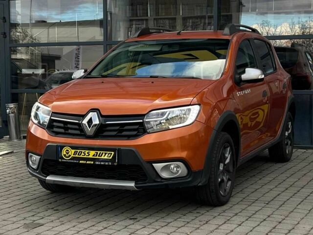 Оранжевый Рено Сандеро, объемом двигателя 0.9 л и пробегом 61 тыс. км за 8500 $, фото 2 на Automoto.ua