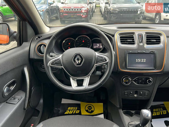 Рено Сандеро 2017 в Ивано-Франковске на Automoto.ua Оранжевый Рено Сандеро, объемом двигателя 0.9 л и пробегом 61 тыс. км за 8500 $, фото 17 на Automoto.ua