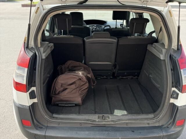 Білий Рено Сценік II, об'ємом двигуна 1.5 л та пробігом 295 тис. км за 4450 $, фото 8 на Automoto.ua