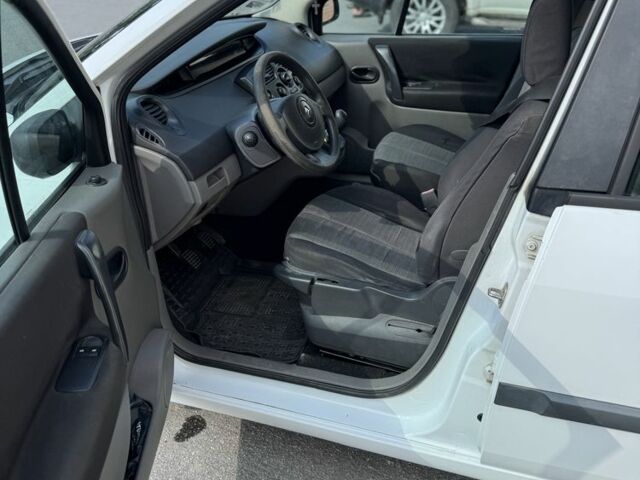 Білий Рено Сценік II, об'ємом двигуна 1.5 л та пробігом 295 тис. км за 4450 $, фото 10 на Automoto.ua