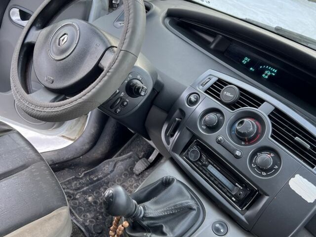 Белый Рено Сценик II, объемом двигателя 1.9 л и пробегом 3 тыс. км за 3800 $, фото 2 на Automoto.ua