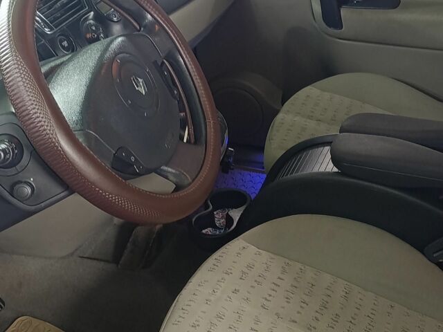 Белый Рено Сценик II, объемом двигателя 1.5 л и пробегом 3 тыс. км за 4800 $, фото 3 на Automoto.ua