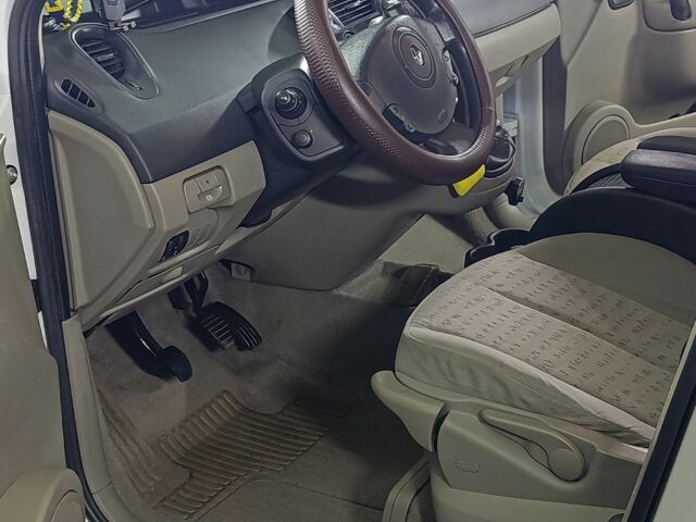 Белый Рено Сценик II, объемом двигателя 1.5 л и пробегом 3 тыс. км за 4800 $, фото 1 на Automoto.ua