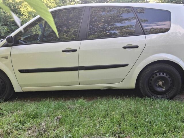 Белый Рено Сценик II, объемом двигателя 1.5 л и пробегом 158 тыс. км за 3900 $, фото 4 на Automoto.ua