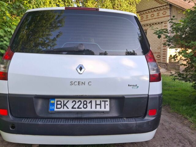 Белый Рено Сценик II, объемом двигателя 1.5 л и пробегом 158 тыс. км за 3900 $, фото 1 на Automoto.ua