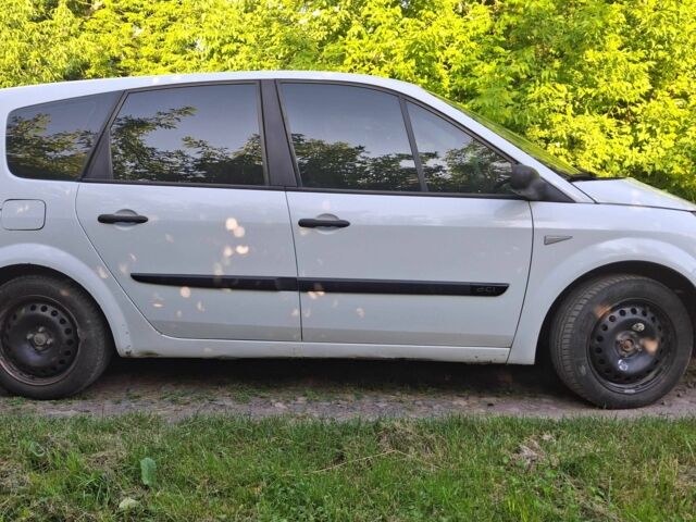 Белый Рено Сценик II, объемом двигателя 1.5 л и пробегом 158 тыс. км за 3900 $, фото 3 на Automoto.ua