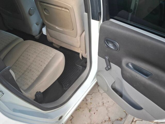 Белый Рено Сценик II, объемом двигателя 1.5 л и пробегом 158 тыс. км за 3900 $, фото 16 на Automoto.ua