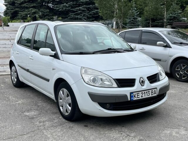 Белый Рено Сценик II, объемом двигателя 1.6 л и пробегом 219 тыс. км за 5500 $, фото 1 на Automoto.ua