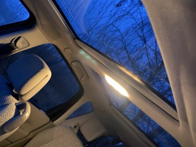 Бежевый Рено Сценик II, объемом двигателя 1.9 л и пробегом 265 тыс. км за 3800 $, фото 6 на Automoto.ua